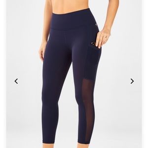 Fabletics Mila High-Waisted Pocket Capri